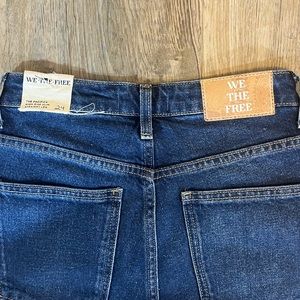 WE THE FREE
THE PACIFICA HIGH RISE SLIM STRAIGHT LEG JEANS